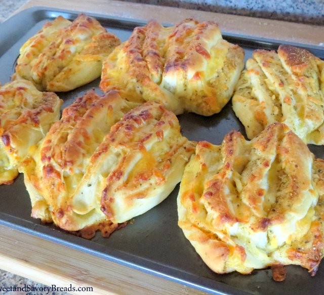 Cheese Garlic Pull Apart Muffins